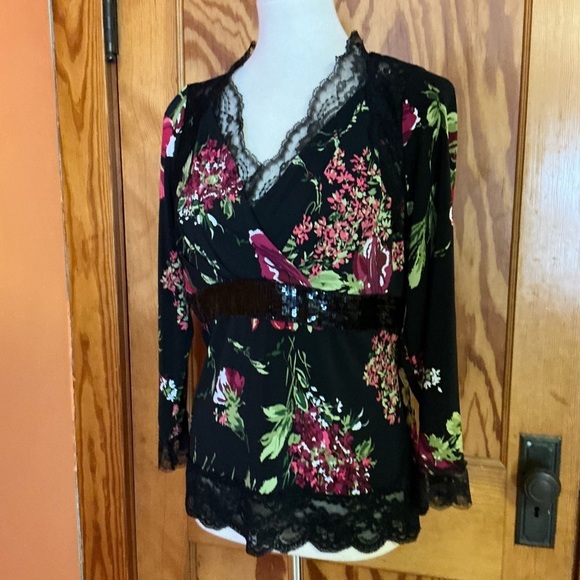 Vintage Y2K gothic floral & lace top - Picture 6 of 9